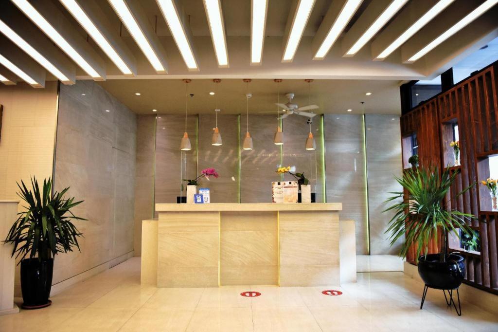 Aura One Hotel Baguio City Екстер'єр фото